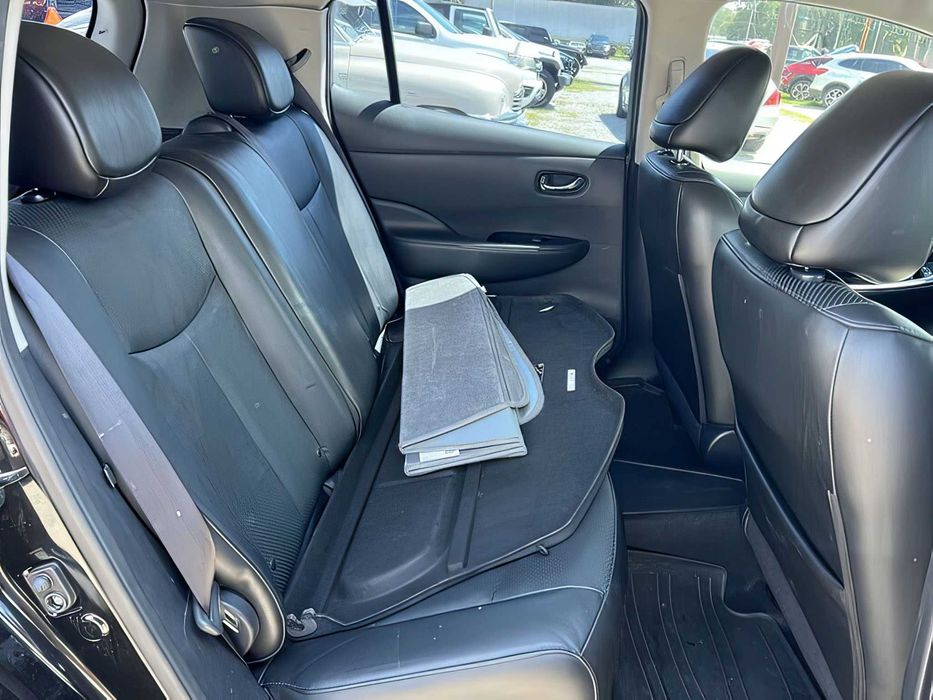 Nissan LEAF      2015