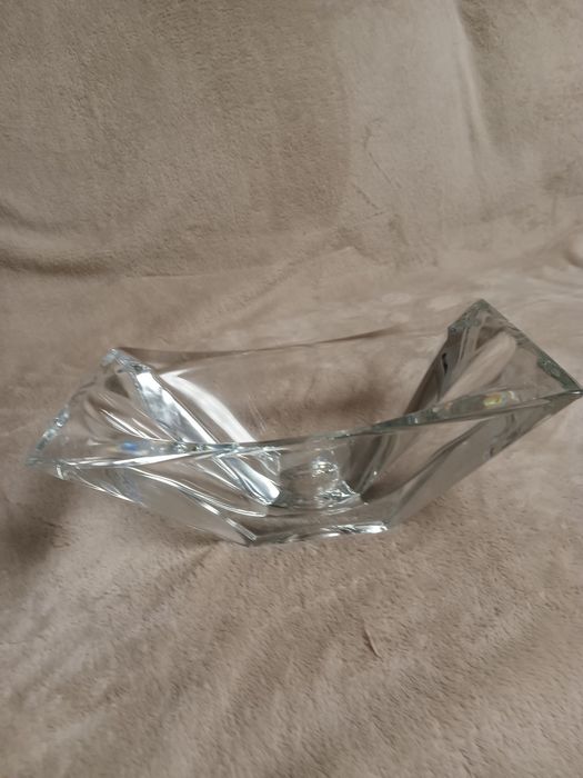 Nowoczesna kryształowa salaterka