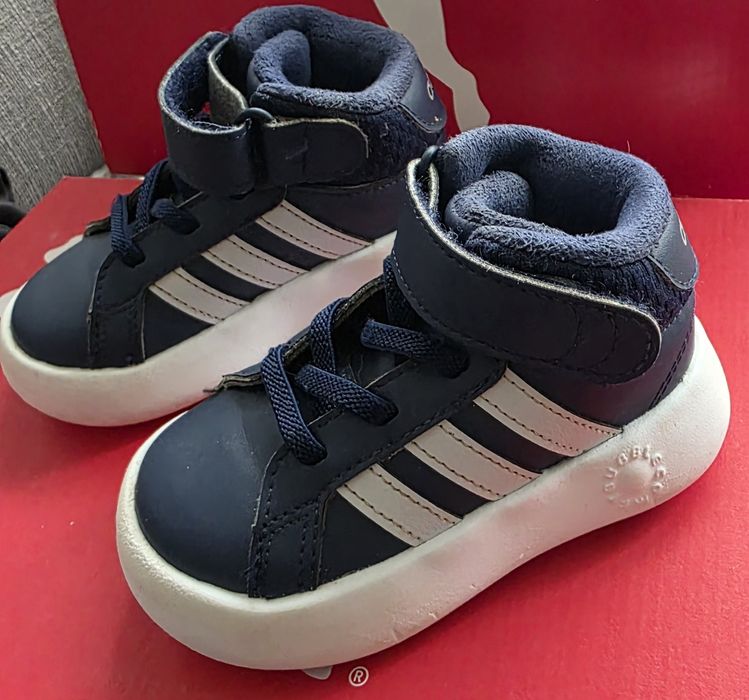 Buty dziecięce Adidas Grand Court Mid I
