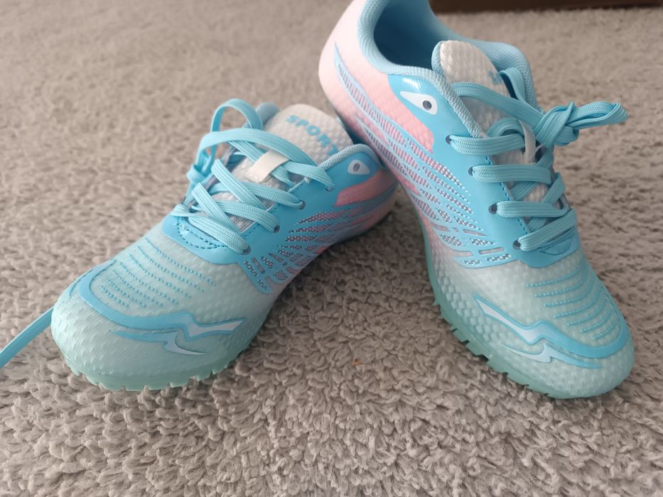 Kolce do biegania r. 34 nowe jasno niebieskie buty z kolcami