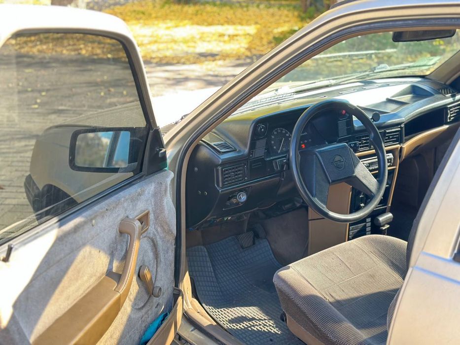 Opel Kadett на автоматі в гарному стані