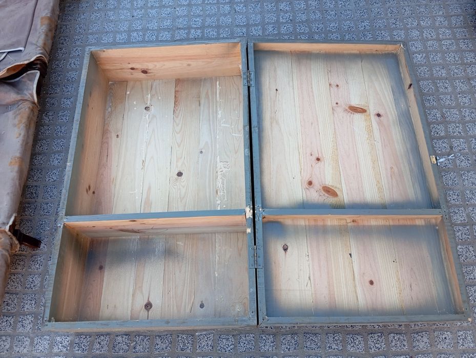 Maca do exercito antiga e caixa explosivos