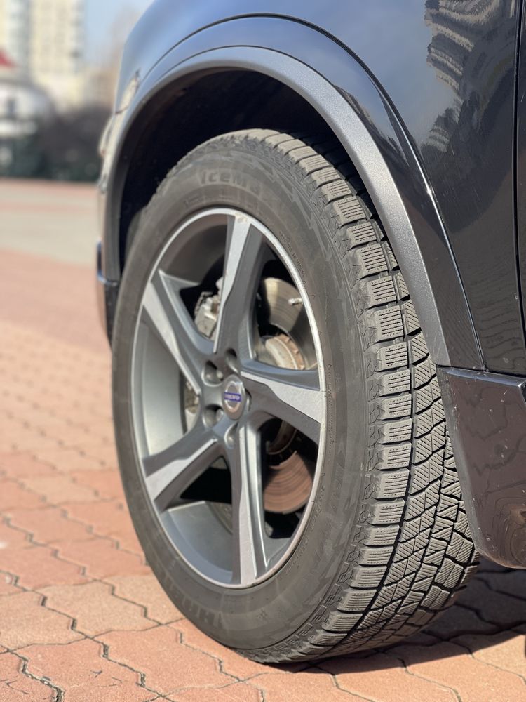 Volvo xc90 2013рік 3.2(газ-бензин) R-designe