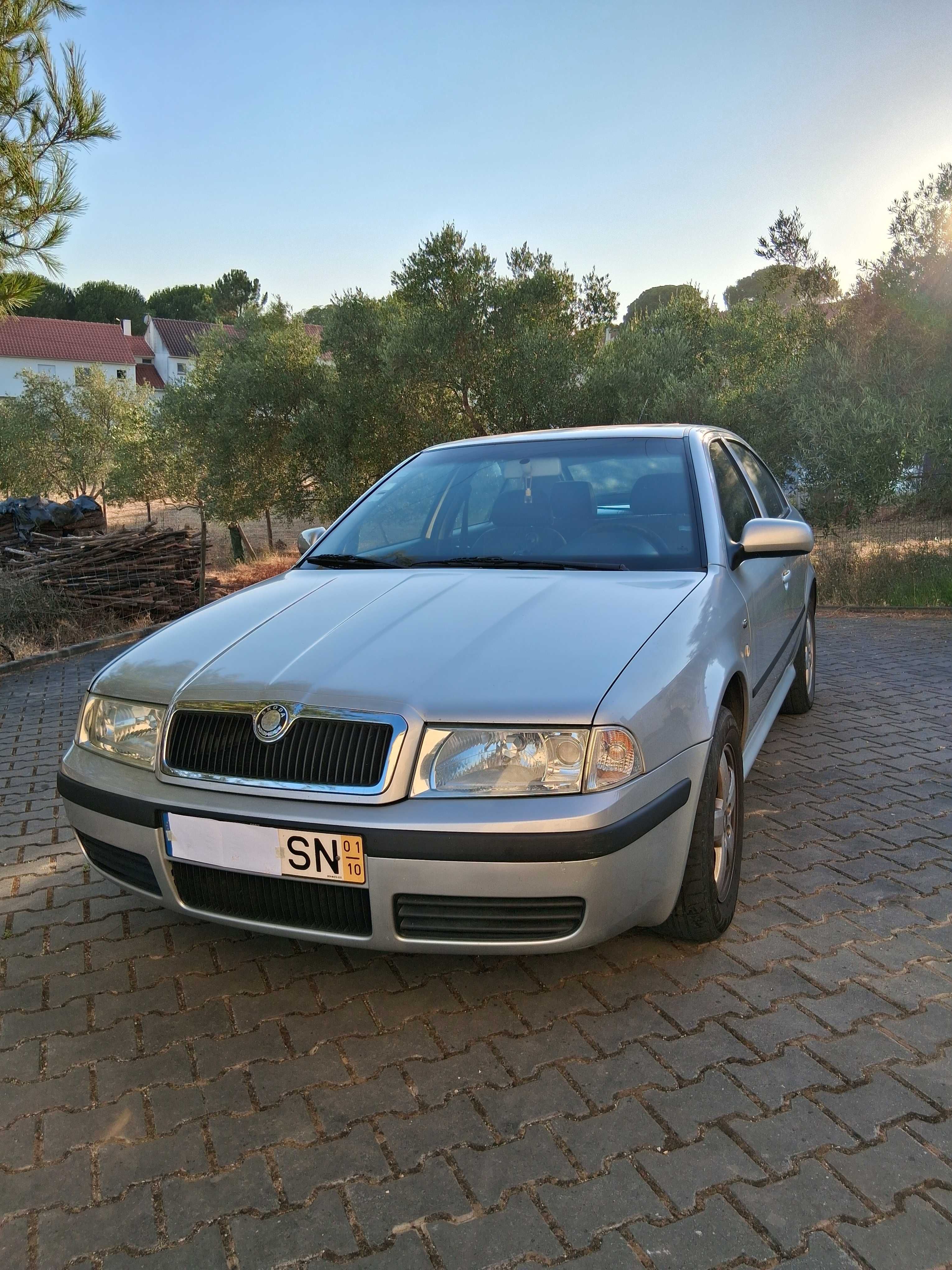 Skoda Octavia em muito estado
