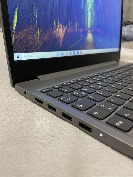 Ноутбук Lenovo IdeaPad 3 15IIL05. Model 81WE