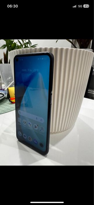 Realme 8 5g z pudelkiem