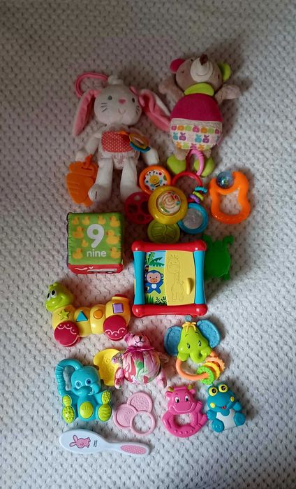 Zestaw zabawek niemowlęcych