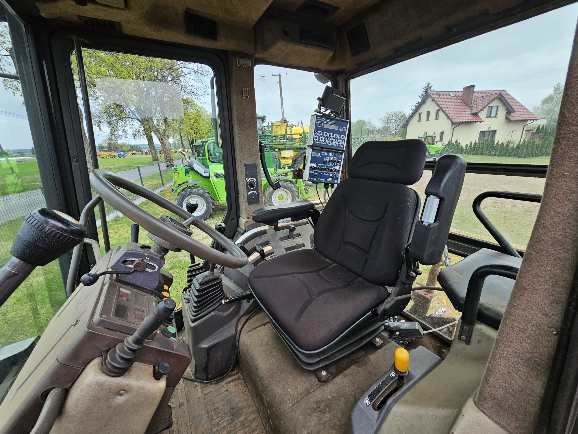 Ciagnik Renault 106 54   moc 96km 
-silnik Fendt mwm 6 cyl
-skrzyn