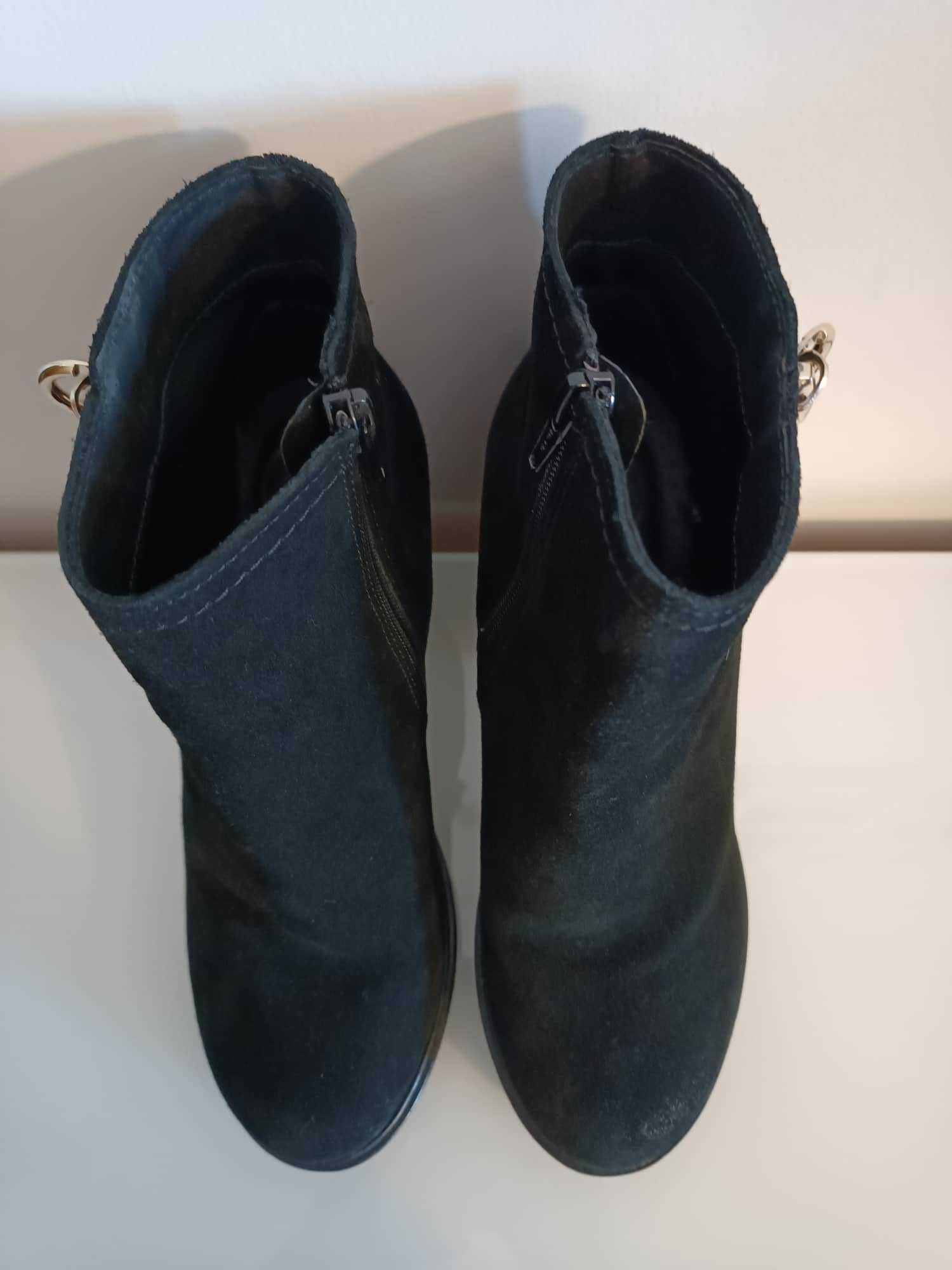 Botins pretos em pele, n.º 38 - NOVOS