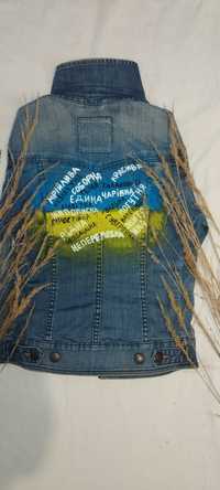 Куртка джинсова з розписом