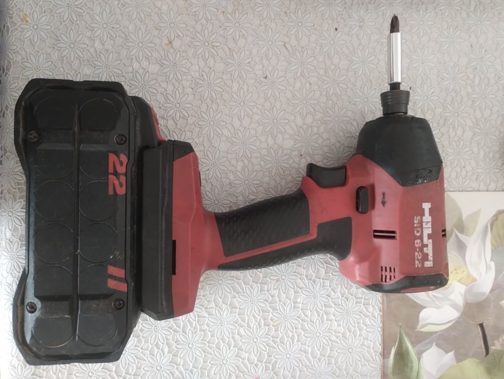 Wkrętarka udarowa HILTI SID 6-22  + Ładowarka C 6-22 i bateria