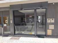 Arrenda-se espaço comercial/loja em Loures
