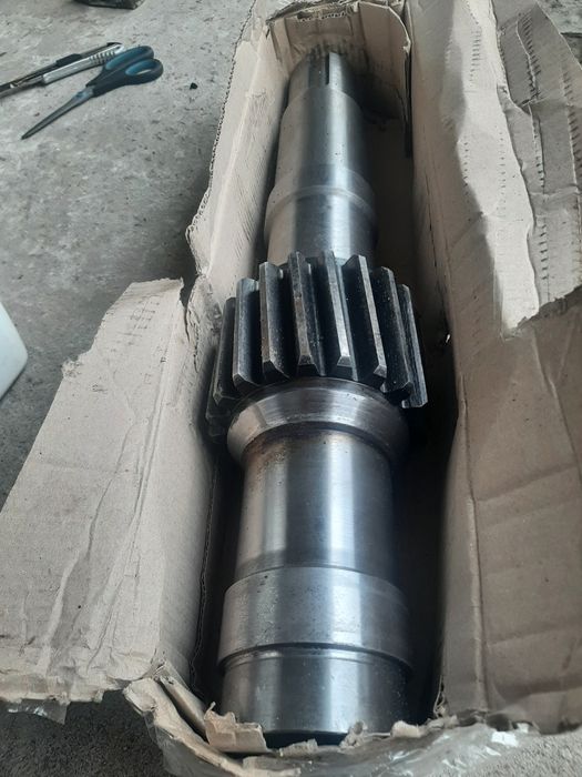 Платформа, мачта бурової УРБ-2,5, вертлюг, насосы, квадрати,елеватори,