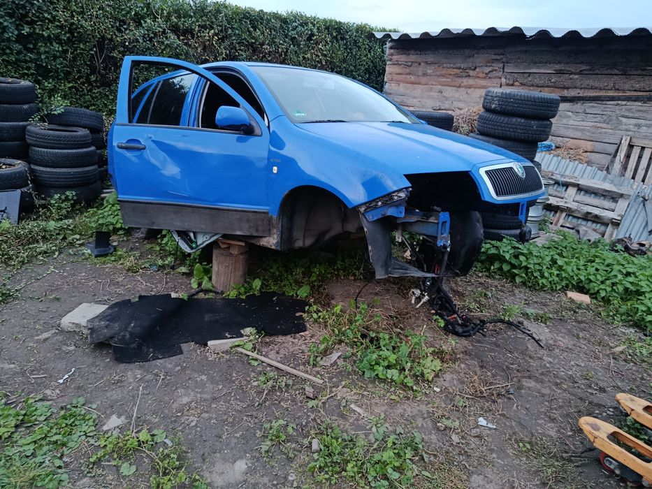 Розбираємо Шкоду фабію