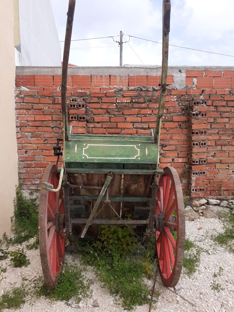 Carroça antiga .