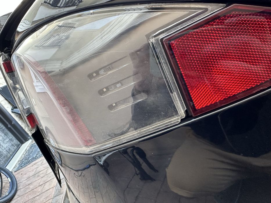 Ліхтарі Tesla S задні фонари