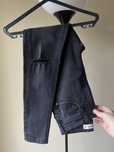 Calças skinny pretas com rasgão Pull & Bear