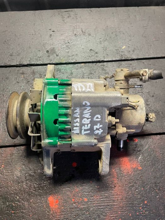 Генератор Nissan Terrano II 2.7 TD нісна терано 2.7 td27