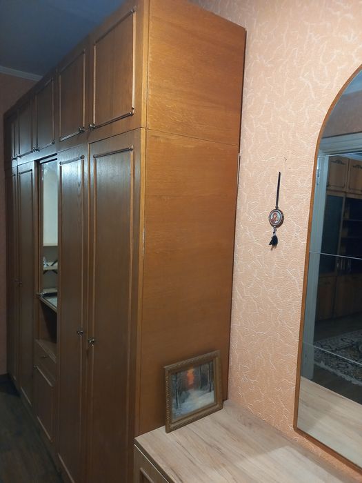 Сдам гарну двокімнатну квартиру по вул.Довженка для сім'ї.