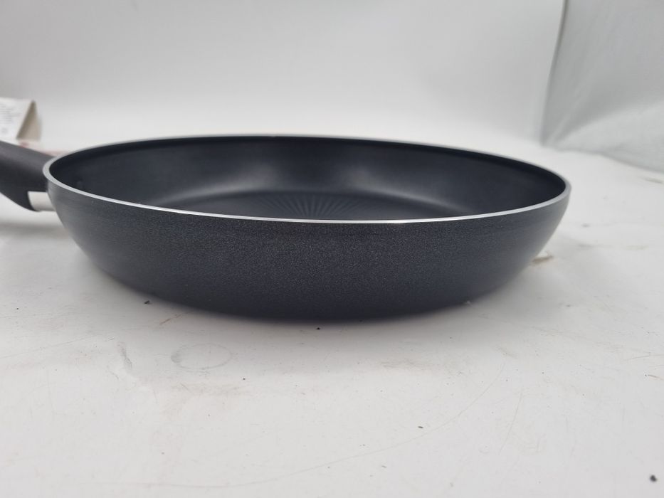 Patelnia Tefal Hard Titanium Essential, 28 cm