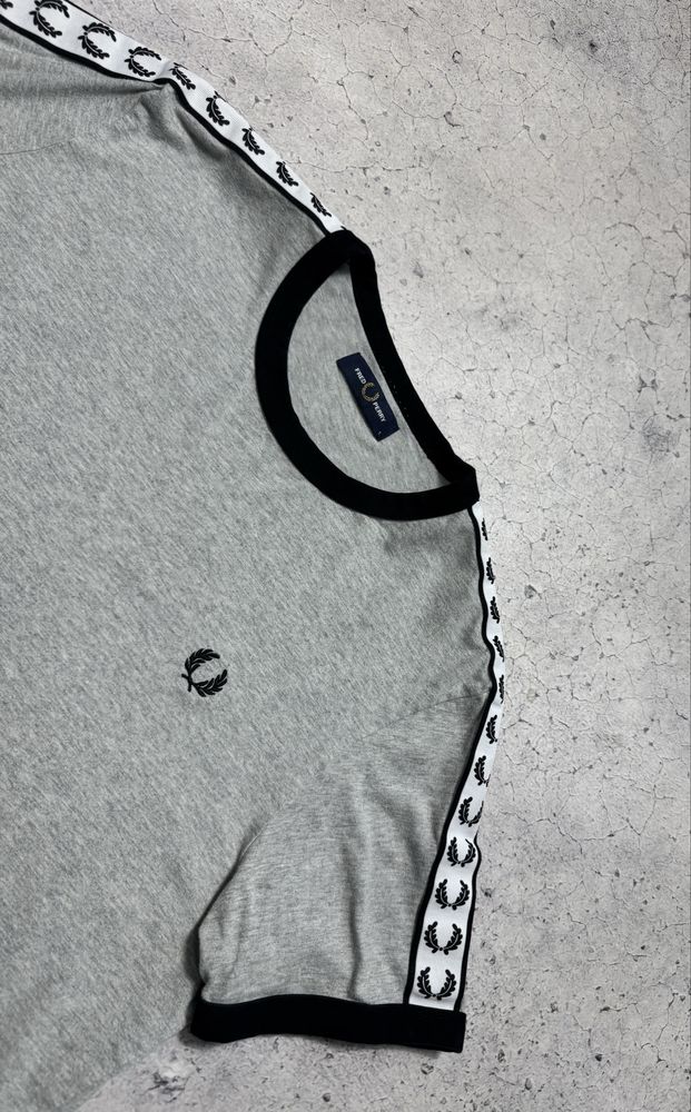 Футболка Fred Perry С Лампасами Оригинал Кэжуал Идеал Размер M-L