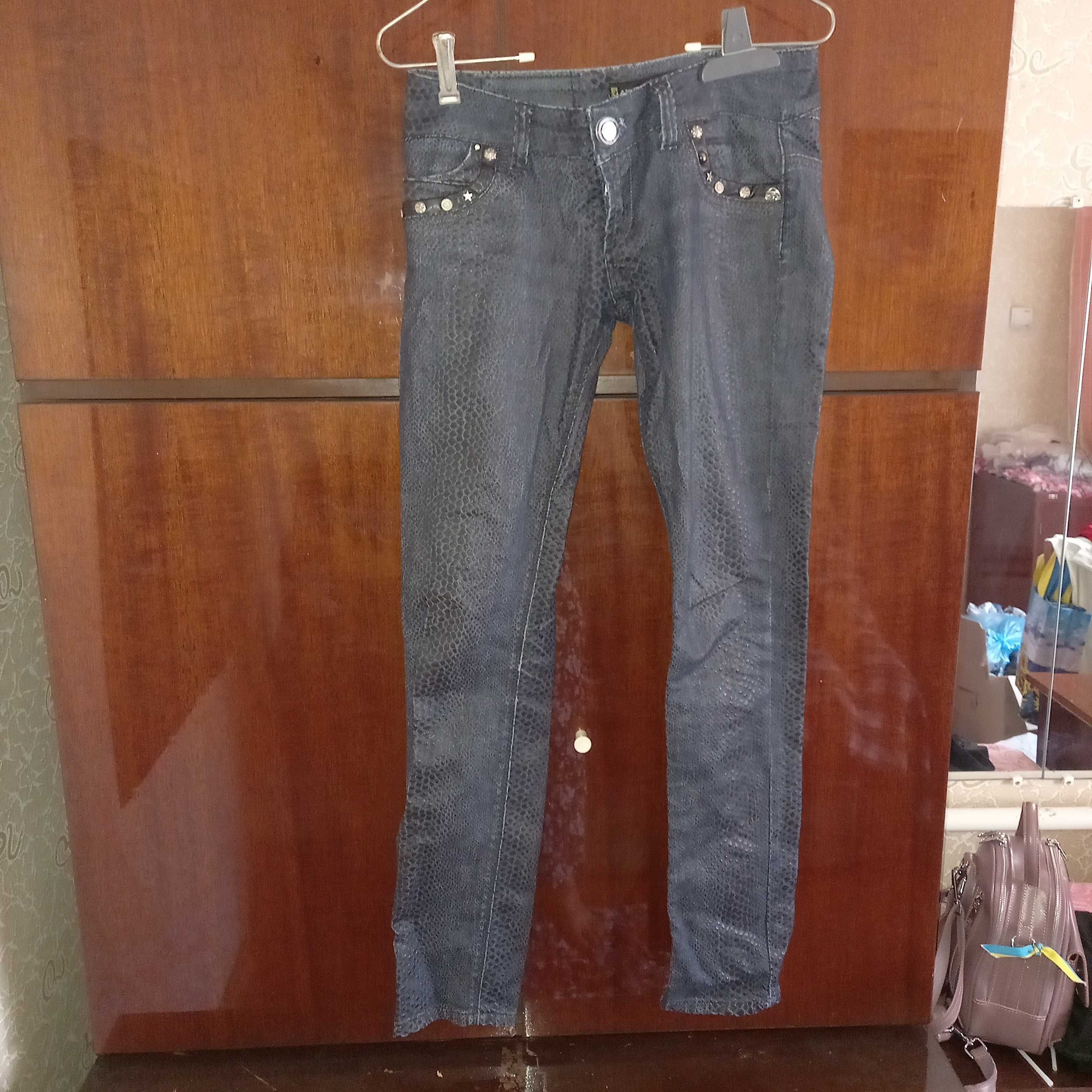 штани-джинси, розмір М, ідеальний стан