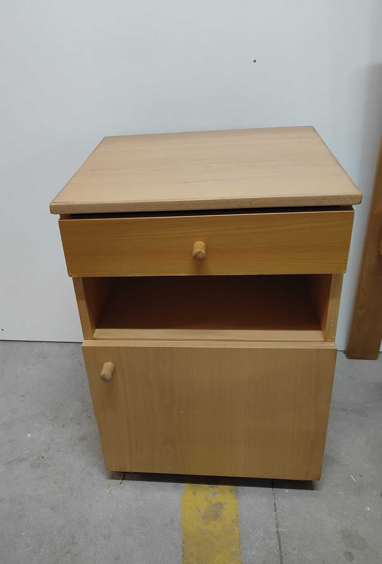 Mobiliário de Quarto em madeira de faia