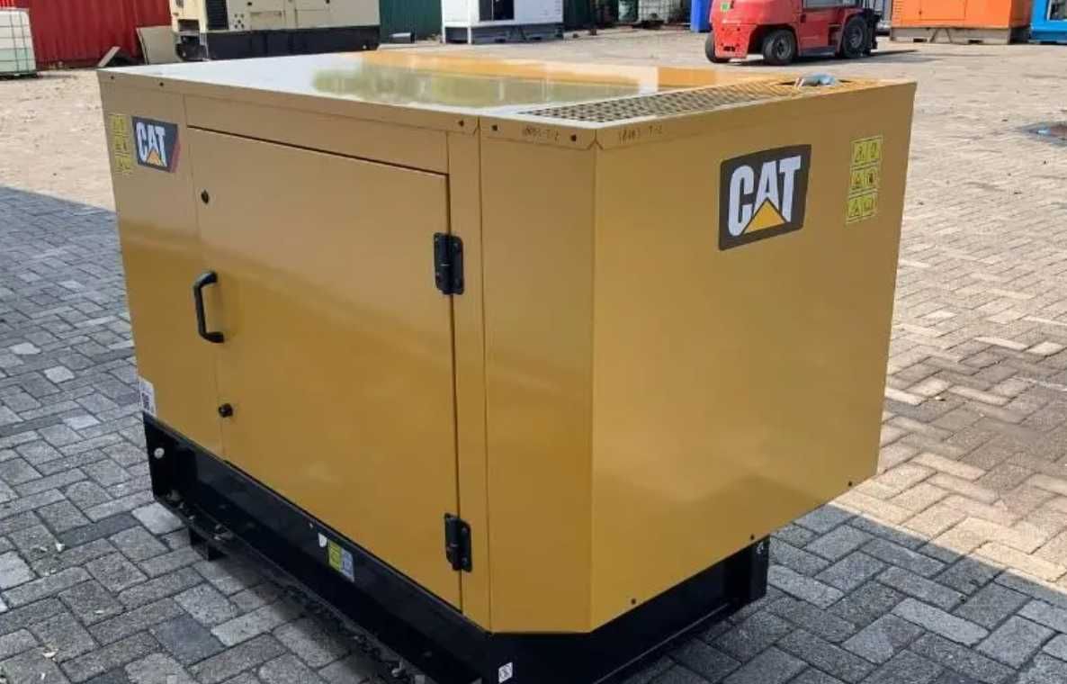 Дизельний генератор потужність 10,8 кВт Caterpillar  13.5kVA