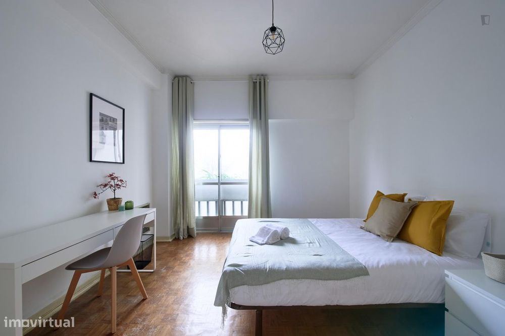 742817 - Quarto com cama de casal em...