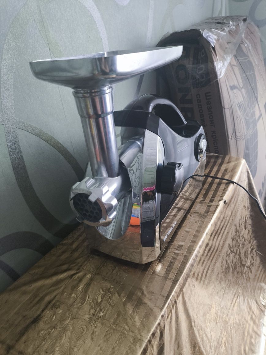 Продам новую электромясорубку Vitalex VL-5300
