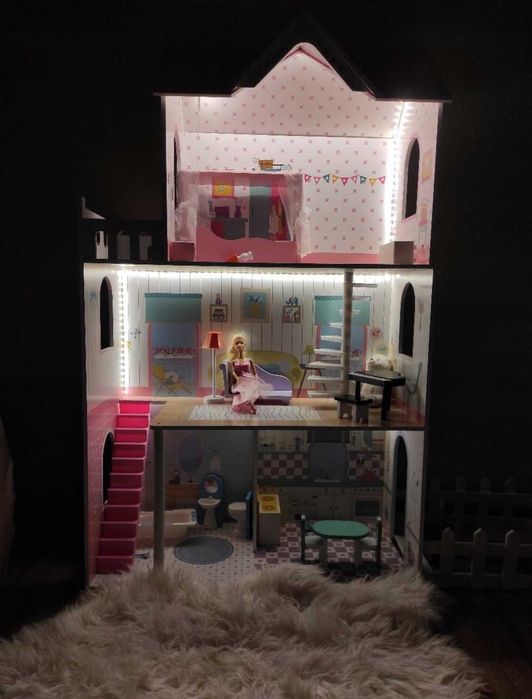 Domek dla Lalek XXL Drewniany z Tarasem i Światłem LED