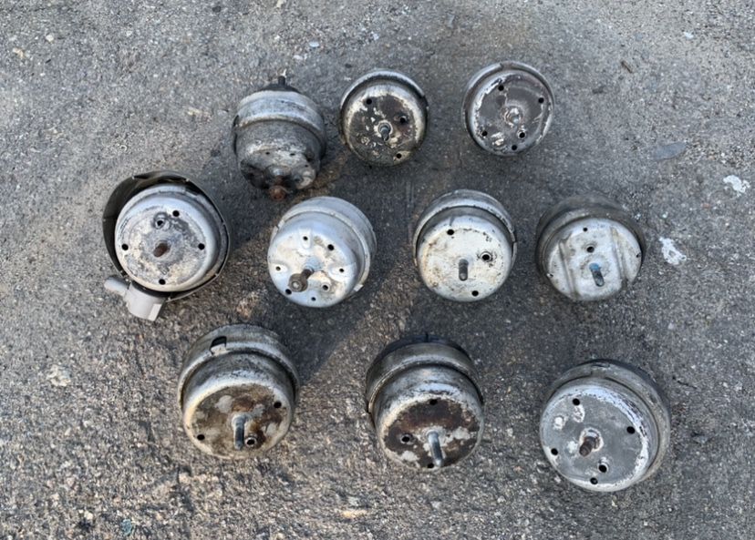 Подушка мотора 1.8 1.9 Skoda Superb Volkswagen Passat B5 Audi