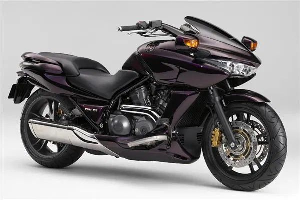 Honda DN01 na  części licznik zegary fotel błotnik