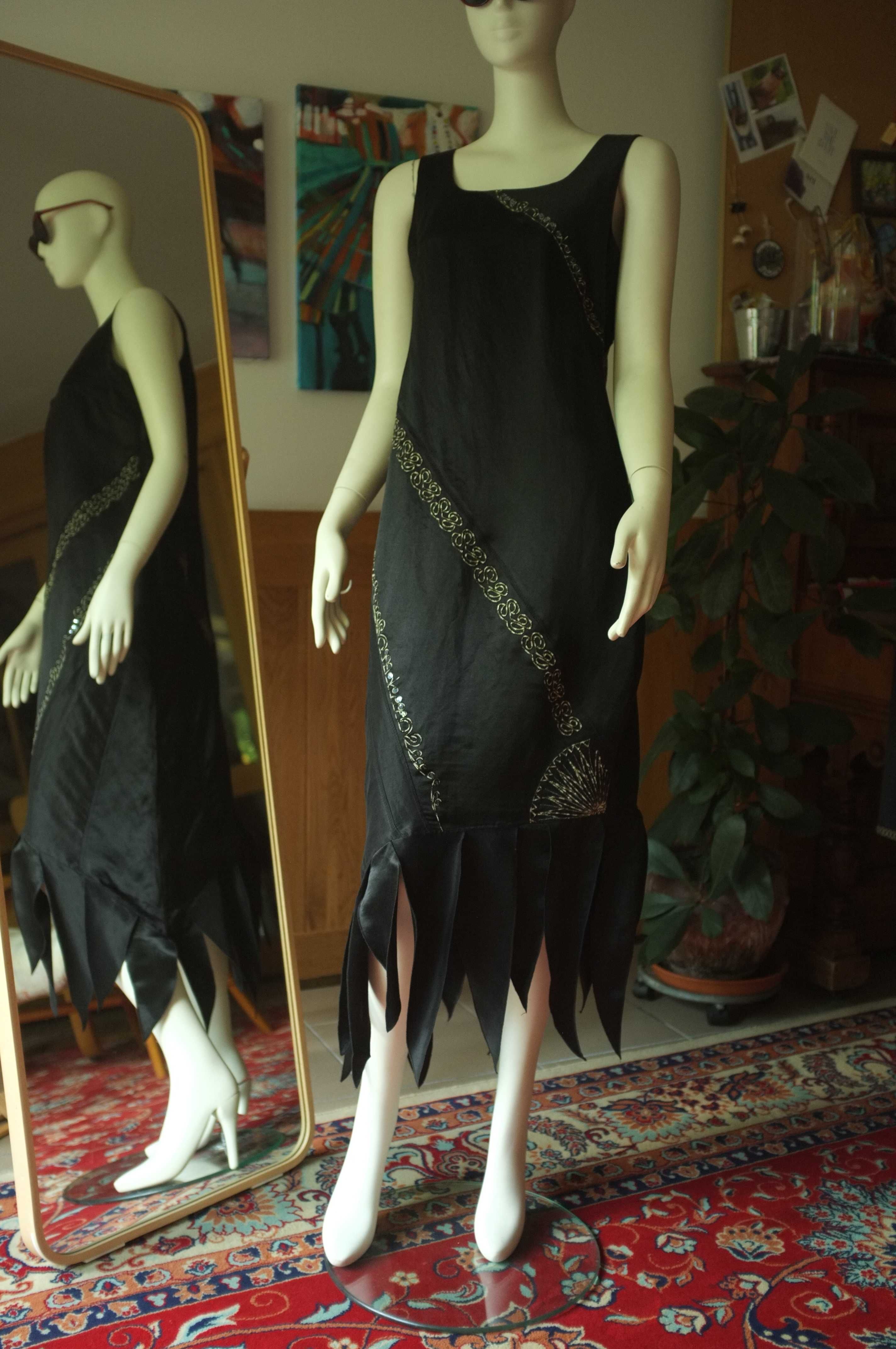 gotycka czarna sukienka vintage jedwabna lniana gypsy gothic