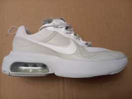 Кроссовки  ( оригинал) nike air max verona dc1166 001. 42 размер