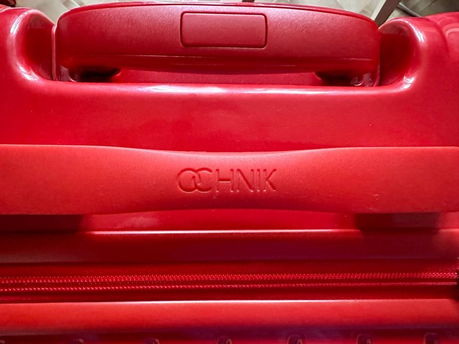 Чемодан OCHNIK размер М