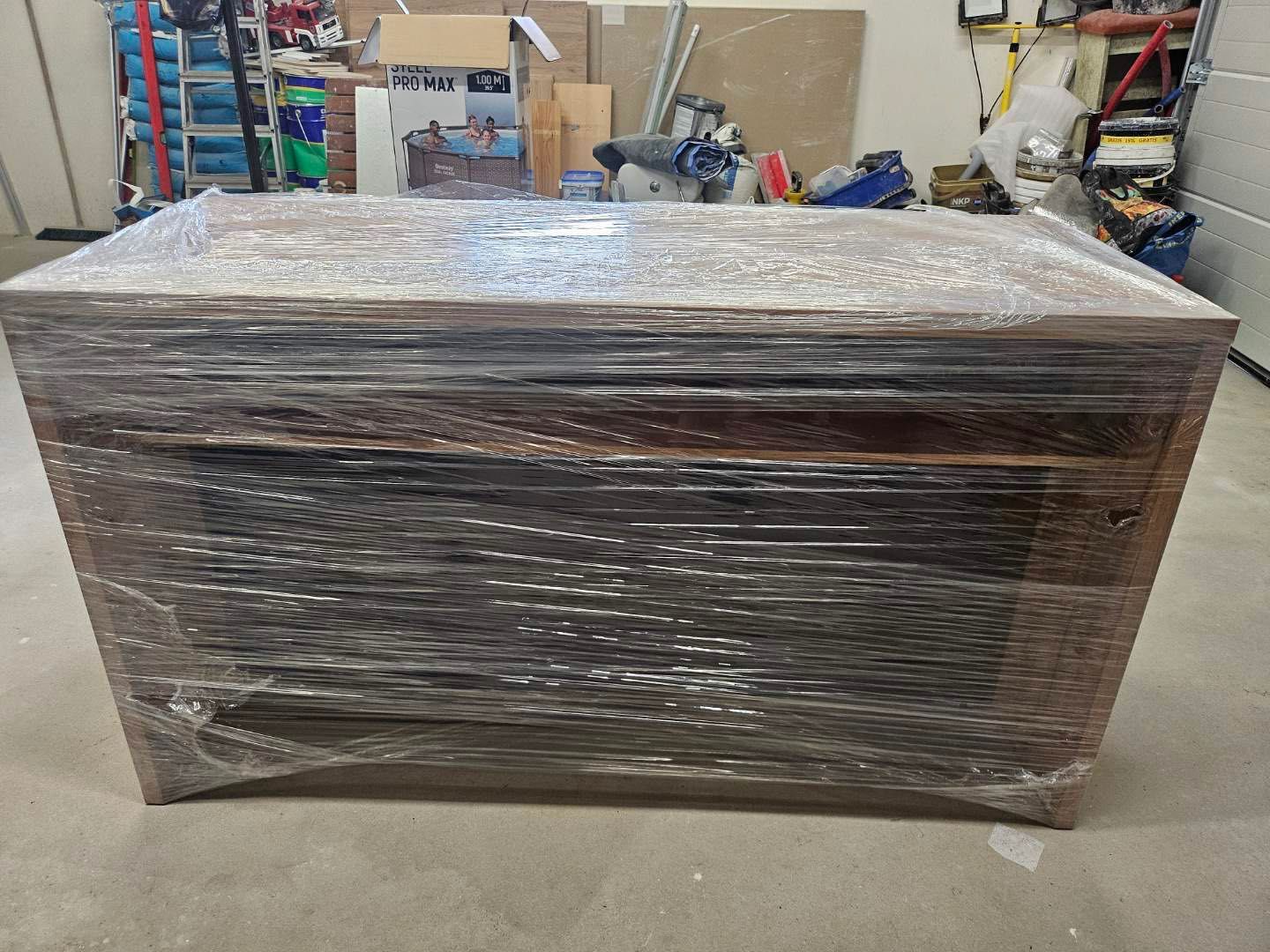 Wyspa 150szer. x 60gł. x 3gr. x 85wys. cm, dąb, nowa z poręczną półką.