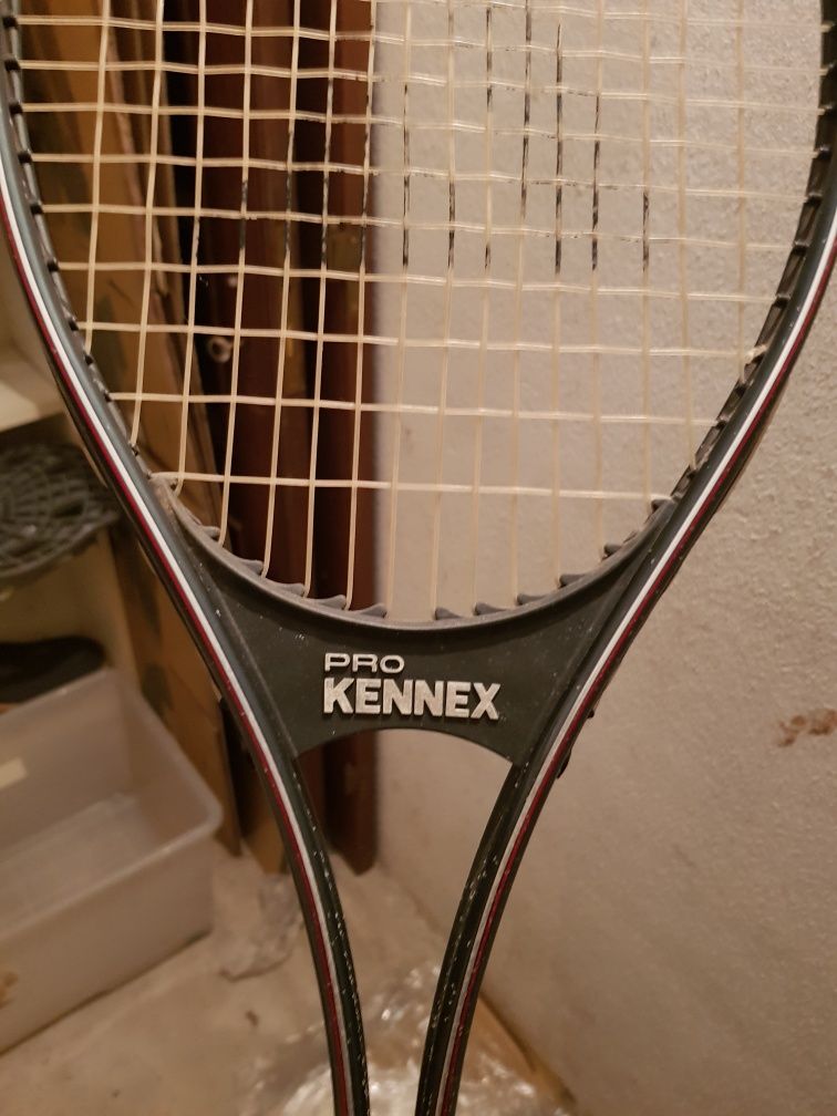 Vendo raquete com uma de oferta