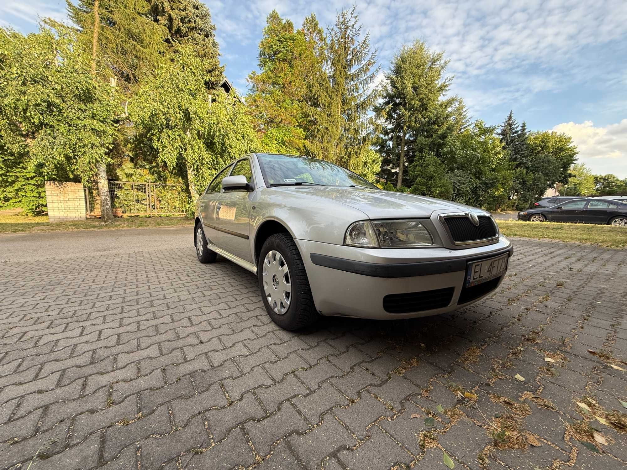 Skoda Octavia hatchback 1.6 SR 101KM 2002r. Zadbany