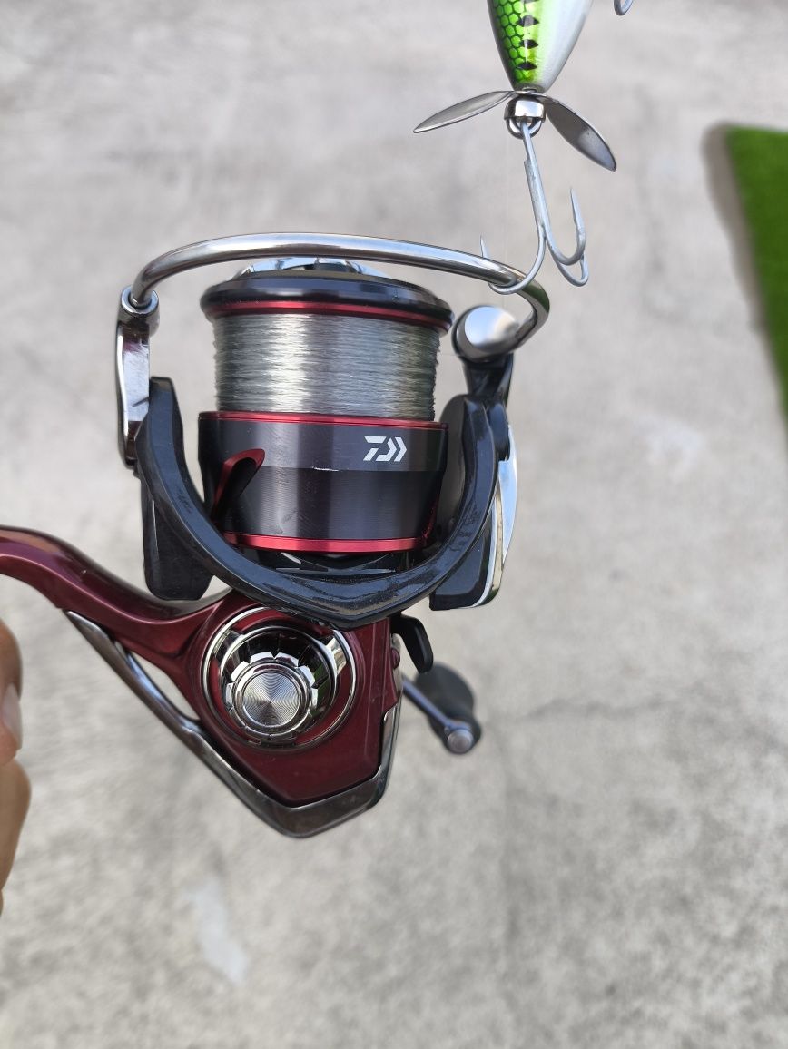 Vendo conjunto de pesca spinning