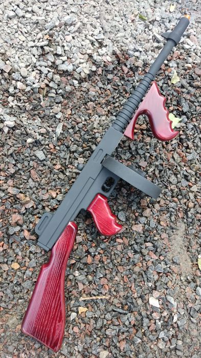 Пістолет-кулемет Томпсон,дерев'яний макет