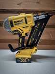 DeWalt Gwoździarka DCN692