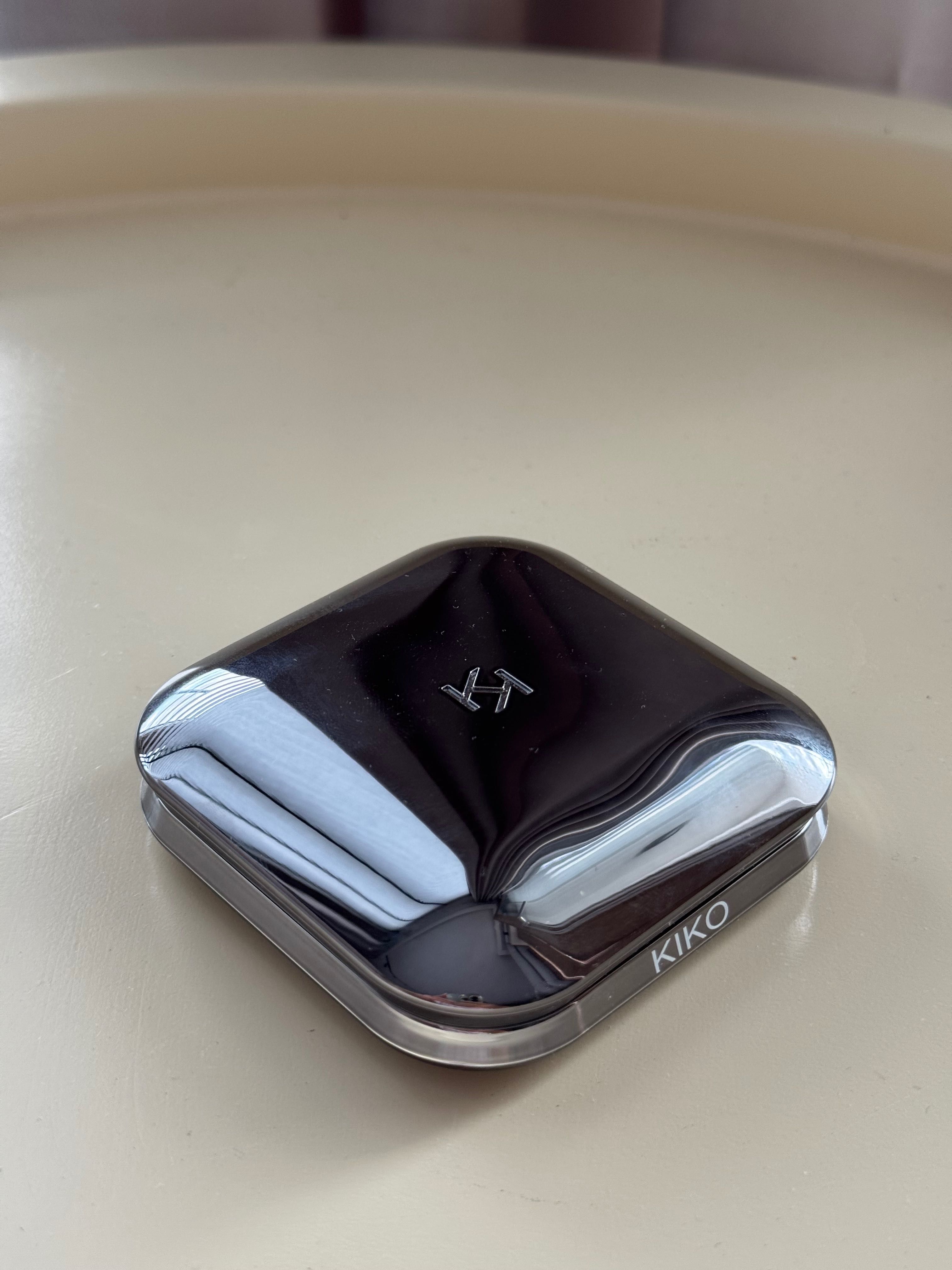 kiko weightless perfection wet and dry powder foundation (Bronzer)