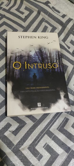 Livro do autor Stephen king "o intruso"