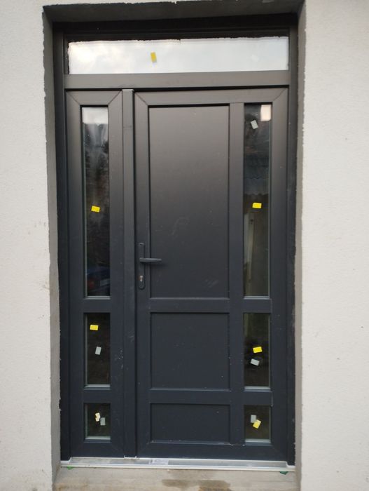 Металопластикові вікна та двері, гаражні ворота.