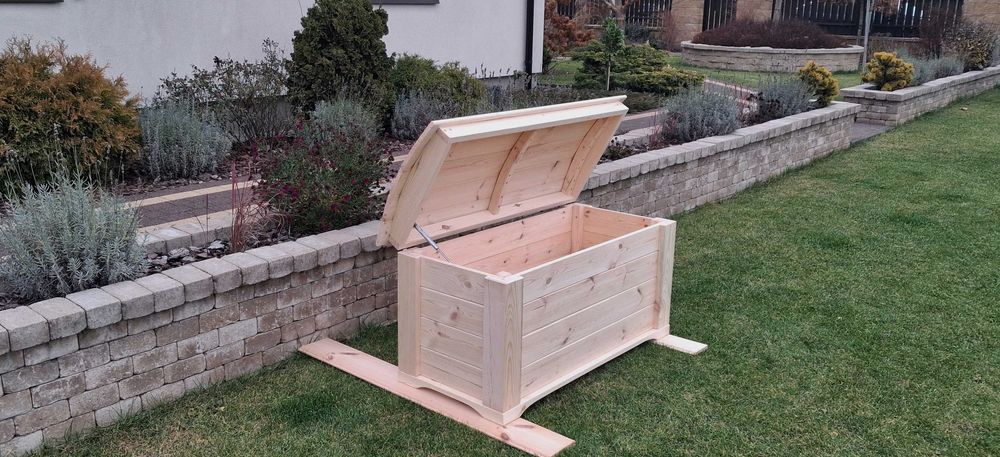 Drewniany kufer skrzynia na zabawki na balkon na taras