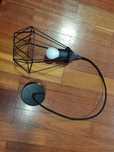Candeeiro preto vendo
