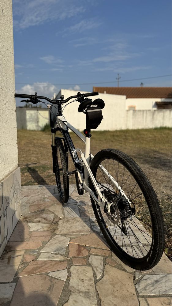 Bicicleta Merida big ninety nine suspensao total roda 29  como nova