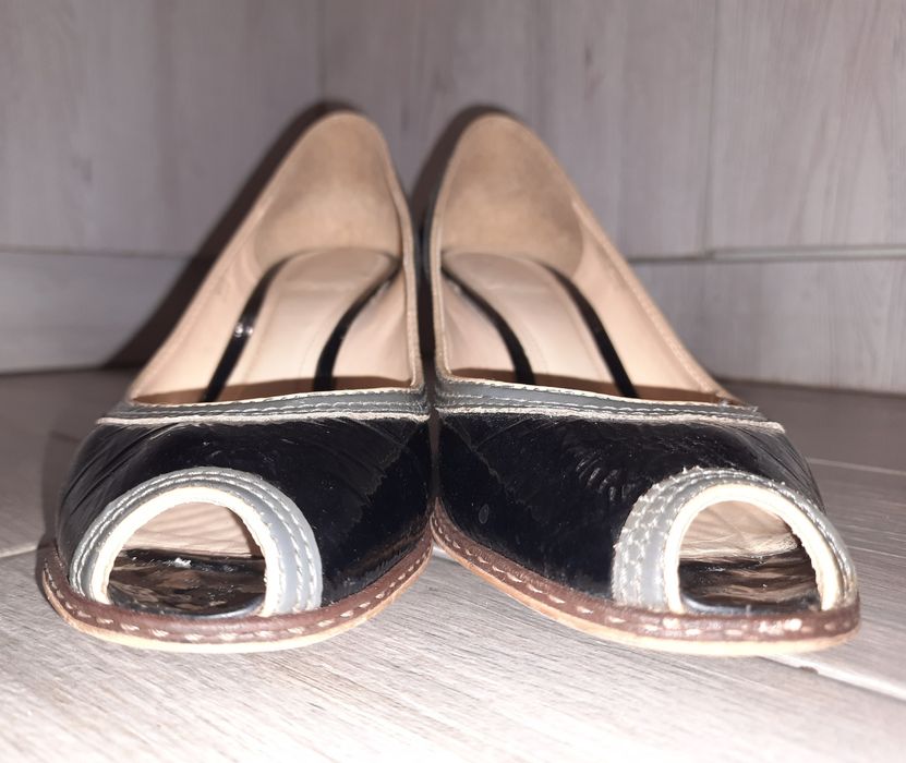 Туфлі Clarks шкіряні босоніжки черевики 6.5