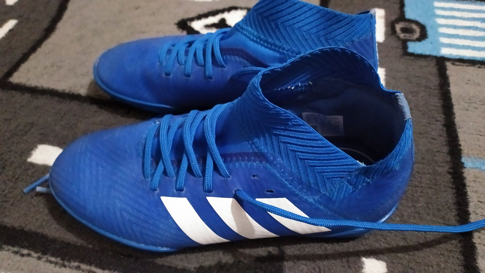 Adidas nemeziz 33